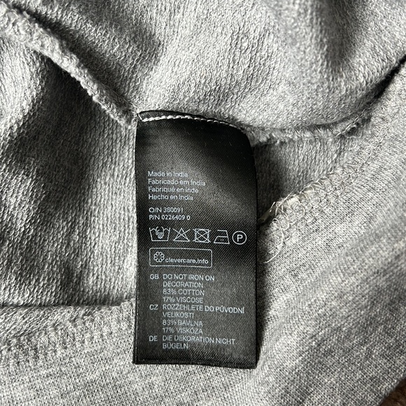 H&M long sleeve Top with Rhinestones - Picture 11 of 11